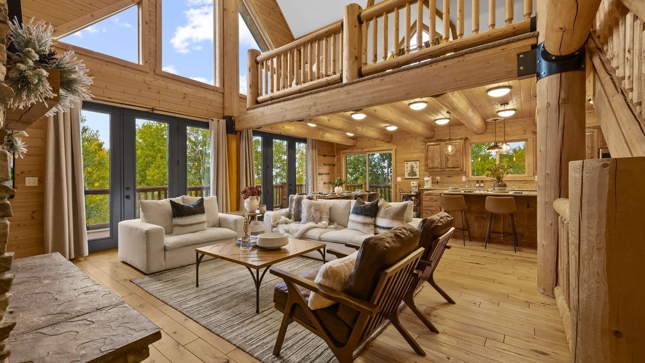 Photo of Livingroom in Tollgate Canyon