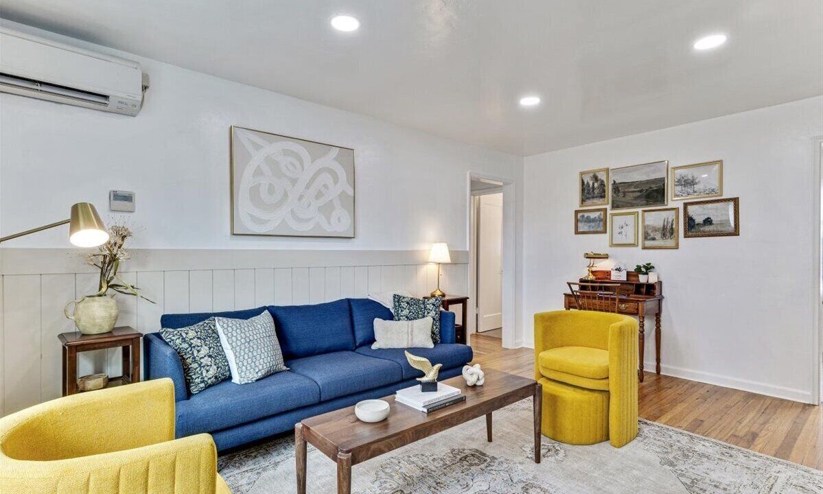 Photo of Livingroom in East Central