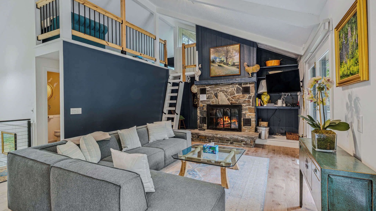 Photo of Livingroom in West Hartford