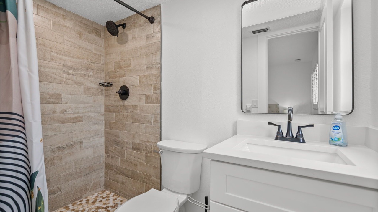 Photo of Bathroom in Golden Beach