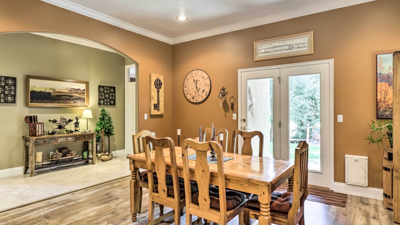 Photo of Livingroom in Millcreek