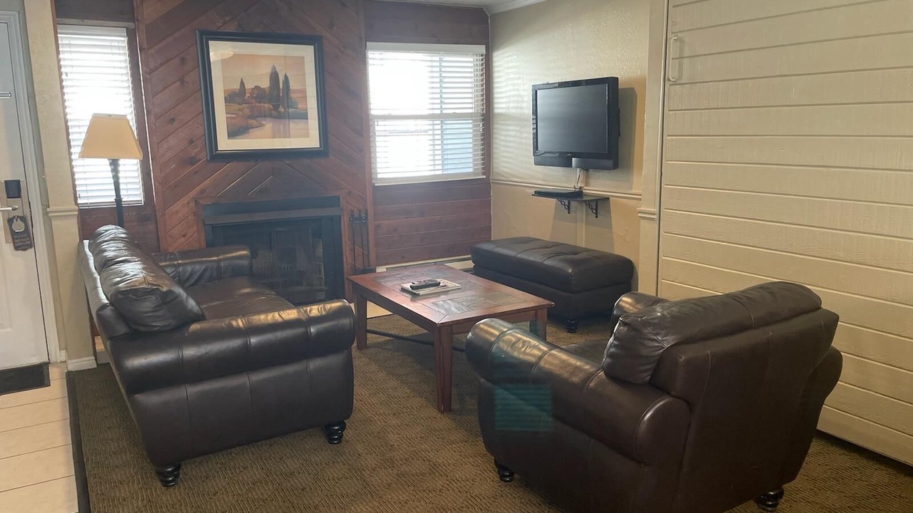 Photo of Livingroom in North Park City