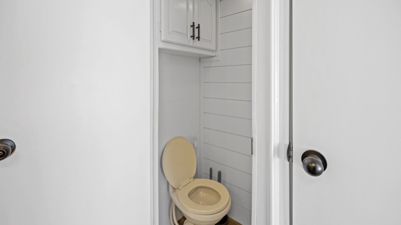 Photo of Bathroom in Tropic