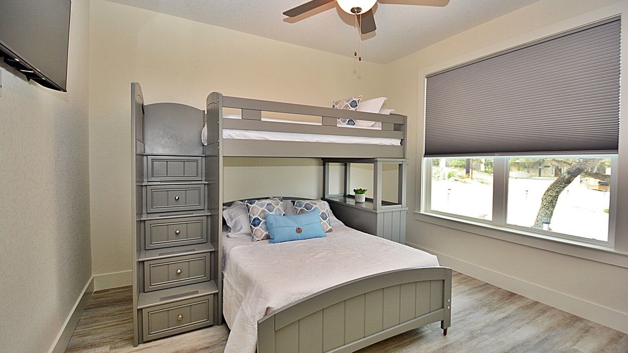 Photo of Bedroom in Canyon Lake