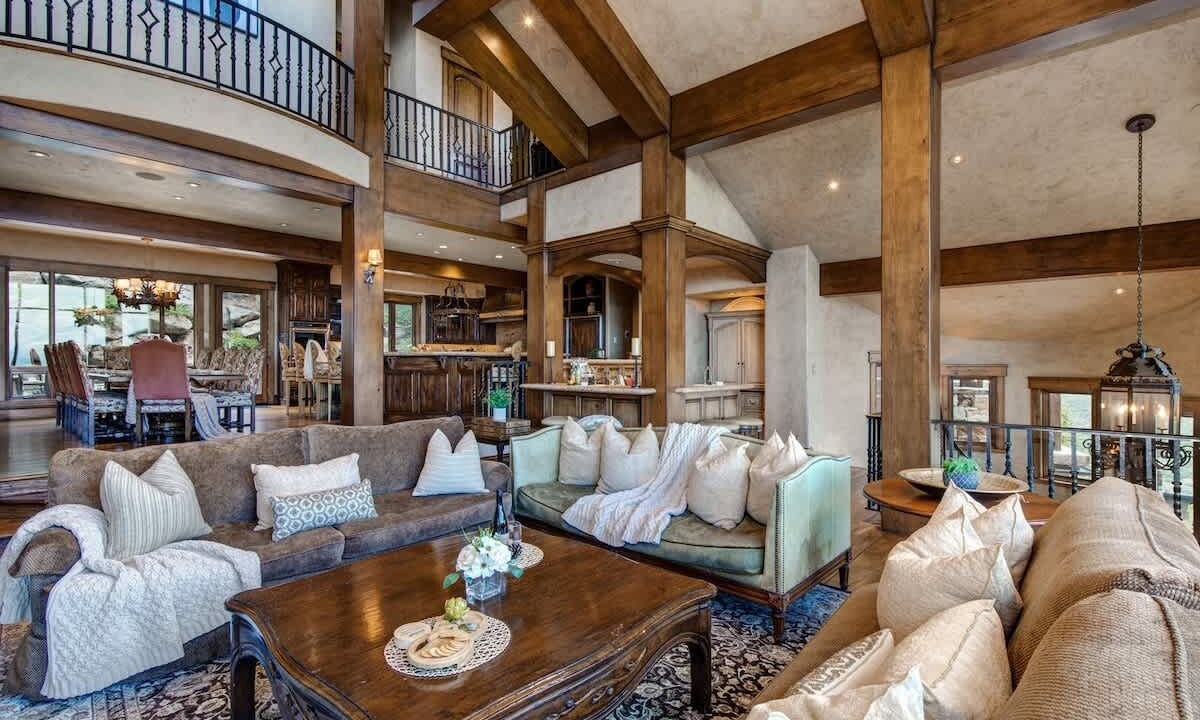 Photo of Livingroom in Deer Valley