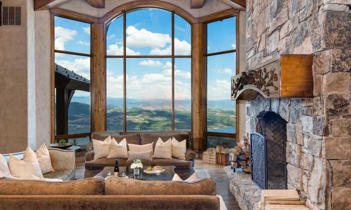 Photo of Livingroom in Deer Valley