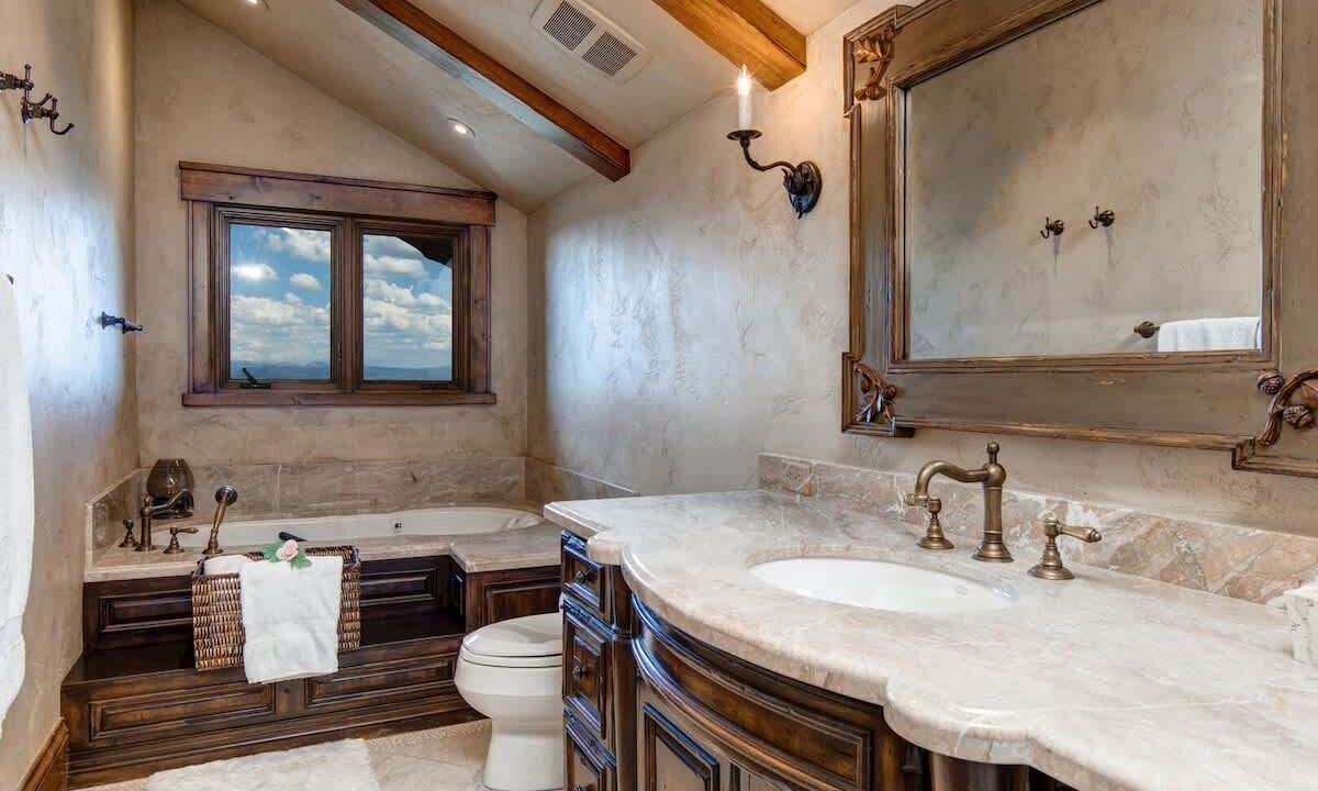 Photo of Bathroom in Deer Valley