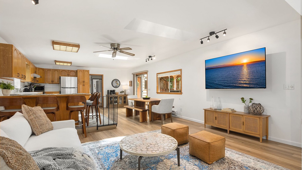 Photo of Livingroom in Birch Bay