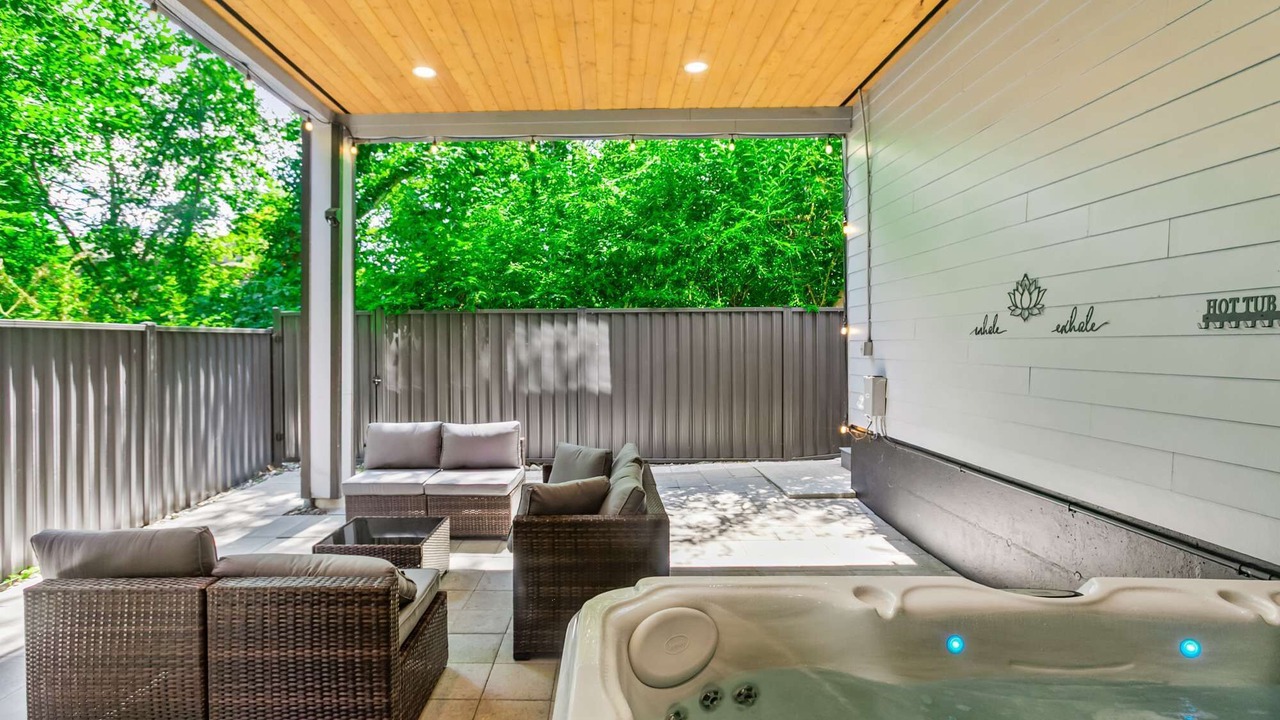 Photo of Patio Balcony in North Juanita
