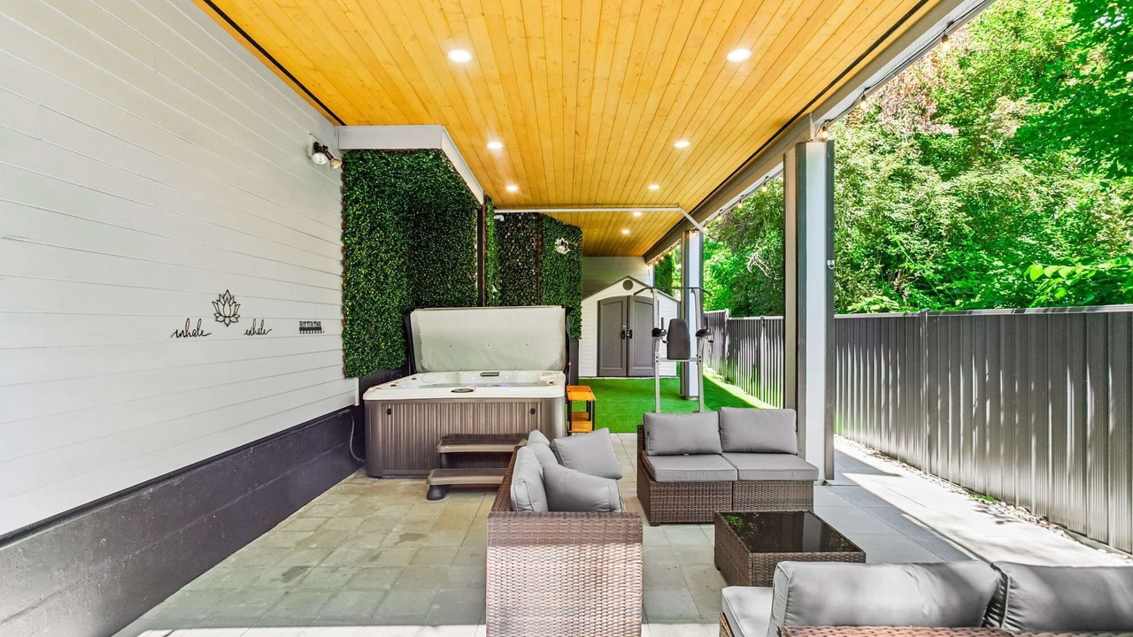 Photo of Patio Balcony in North Juanita