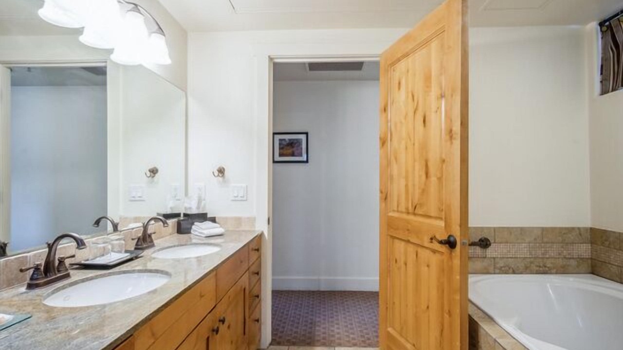 Photo of Bathroom in Kimball Junction