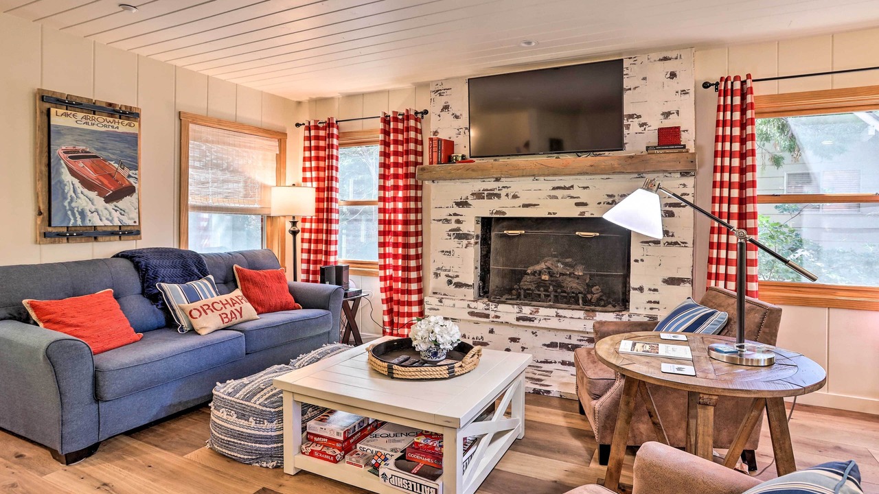 Photo of Livingroom in Cedar Glen