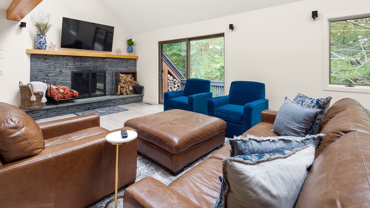 Photo of Livingroom in Stowe Area