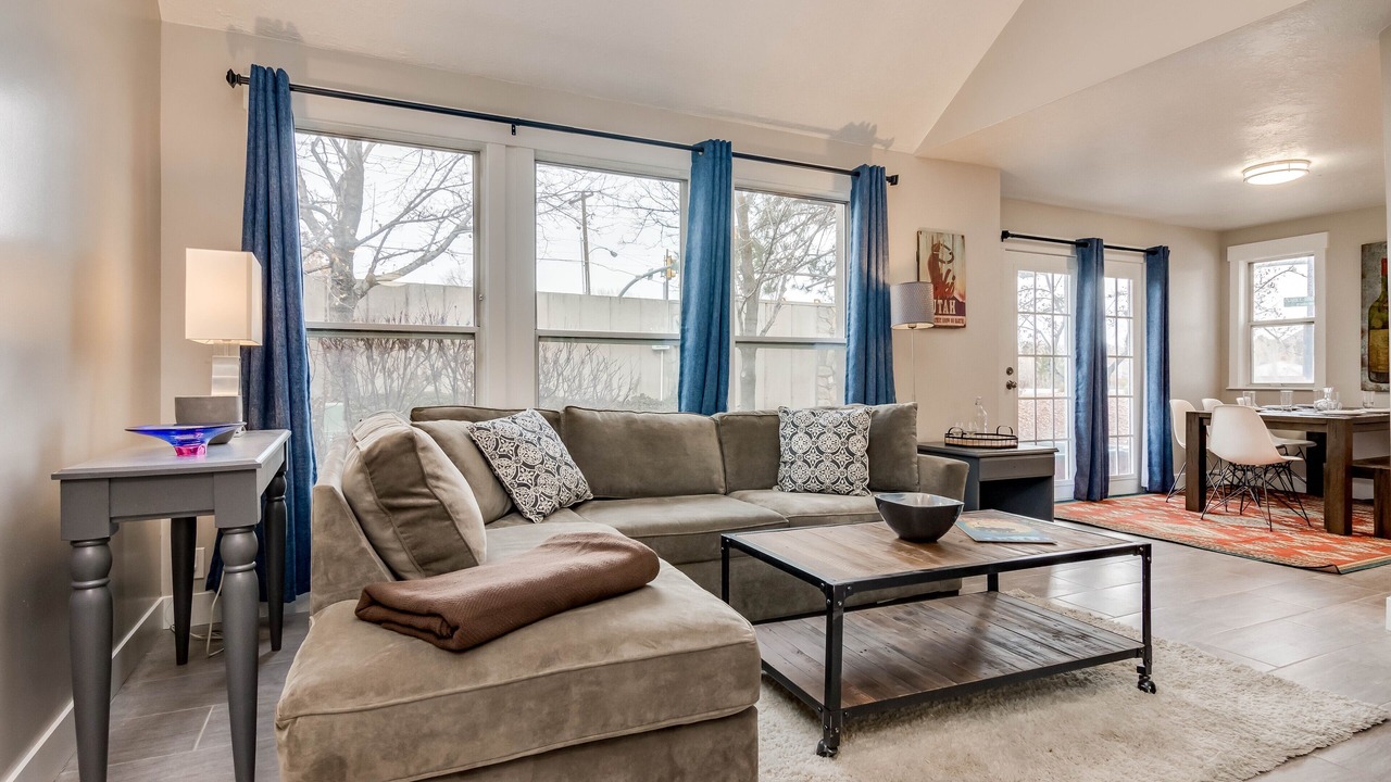 Photo of Livingroom in Cottonwood Heights