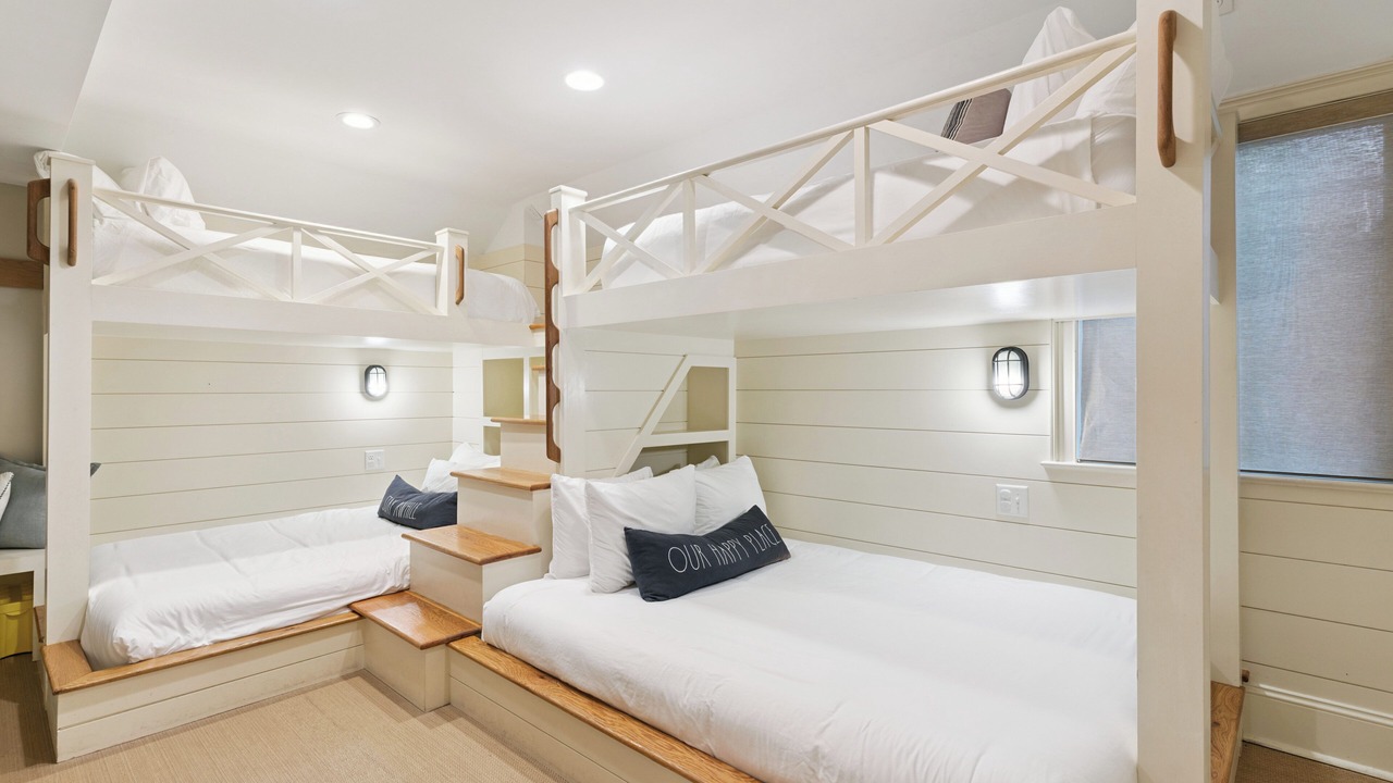 Photo of Bedroom in East Beach