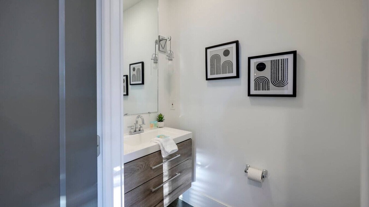 Photo of Bathroom in Charlotte Park