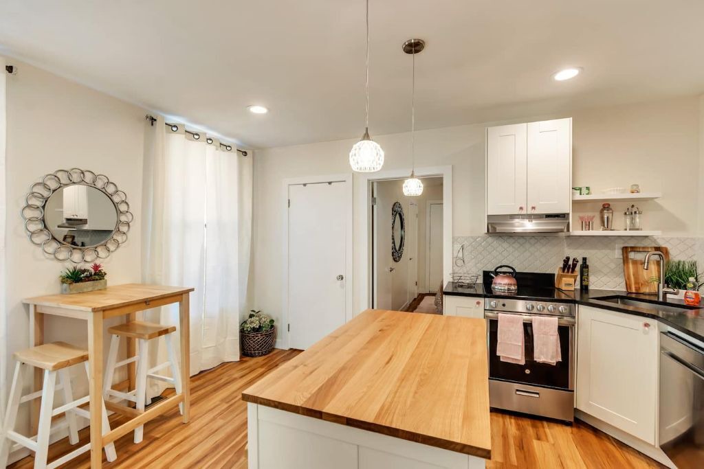Photo of Kitchen in People's Freeway