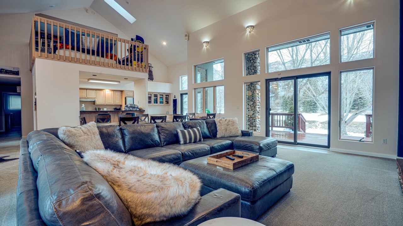Photo of Livingroom in Dalton Ranch