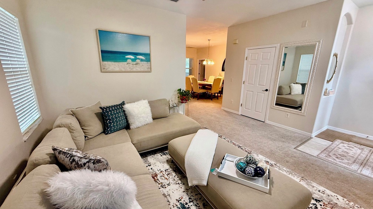 Photo of Livingroom in Sandy Ridge