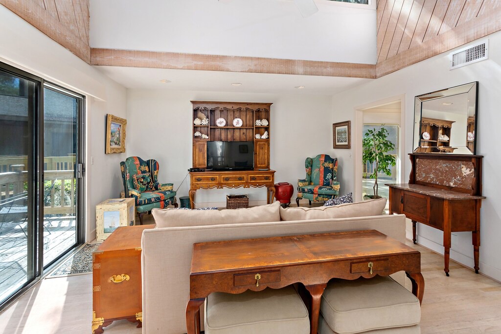 Photo of Livingroom in St. Simons Island