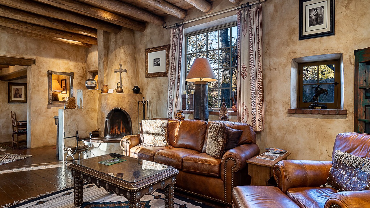Photo of Livingroom in Historic Eastside