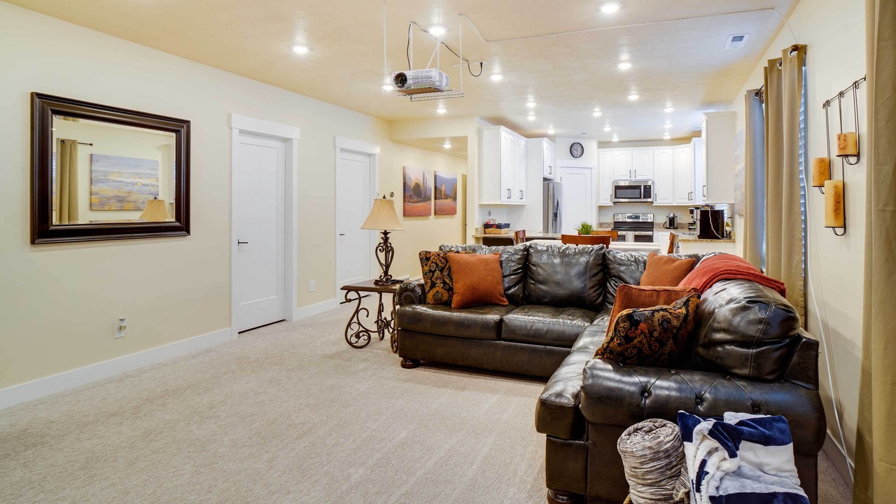 Photo of Livingroom in Saratoga Springs