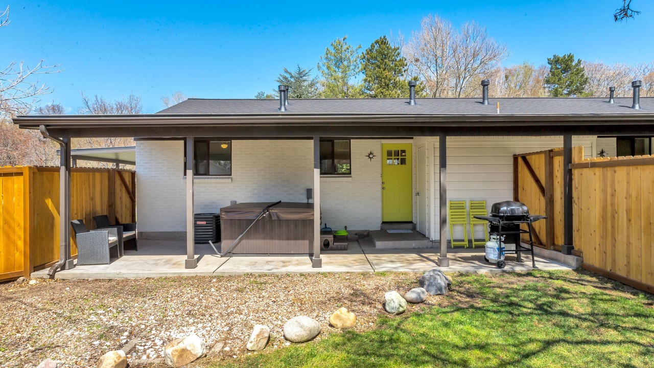 Photo of Patio Balcony in East Millcreek