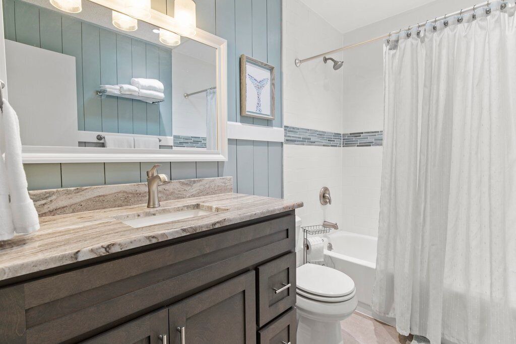Photo of Bathroom in Weeki Wachee Gardens