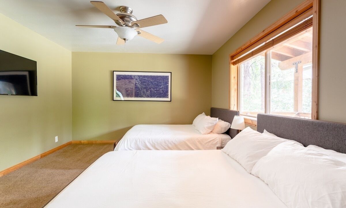 Photo of Bedroom in Moonridge