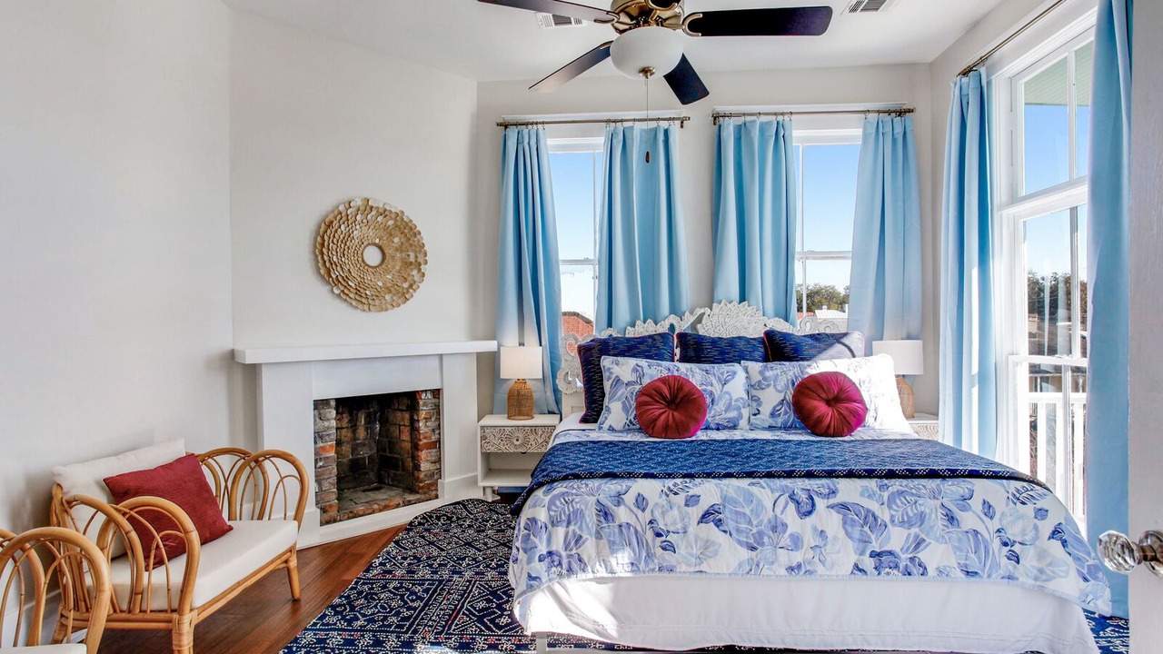 Photo of Bedroom in Metropolitan