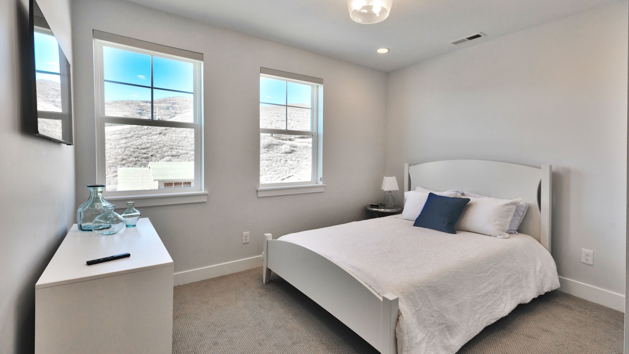 Photo of Bedroom in Deer Mountain