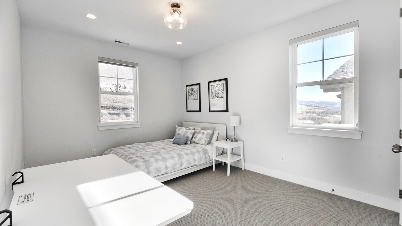 Photo of Bedroom in Deer Mountain