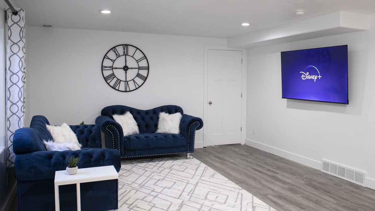 Photo of Livingroom in Eagle Mountain
