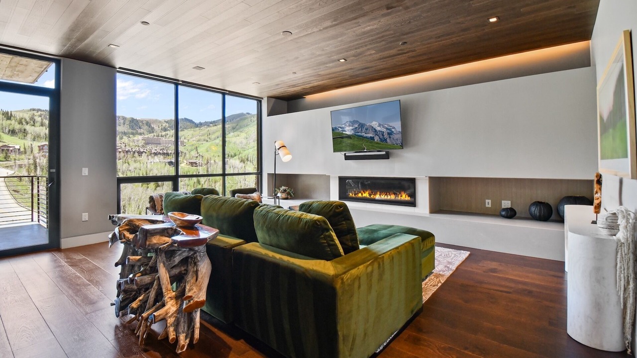 Photo of Livingroom in Empire Pass