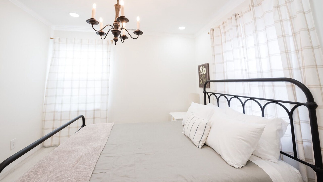 Photo of Bedroom in Central City