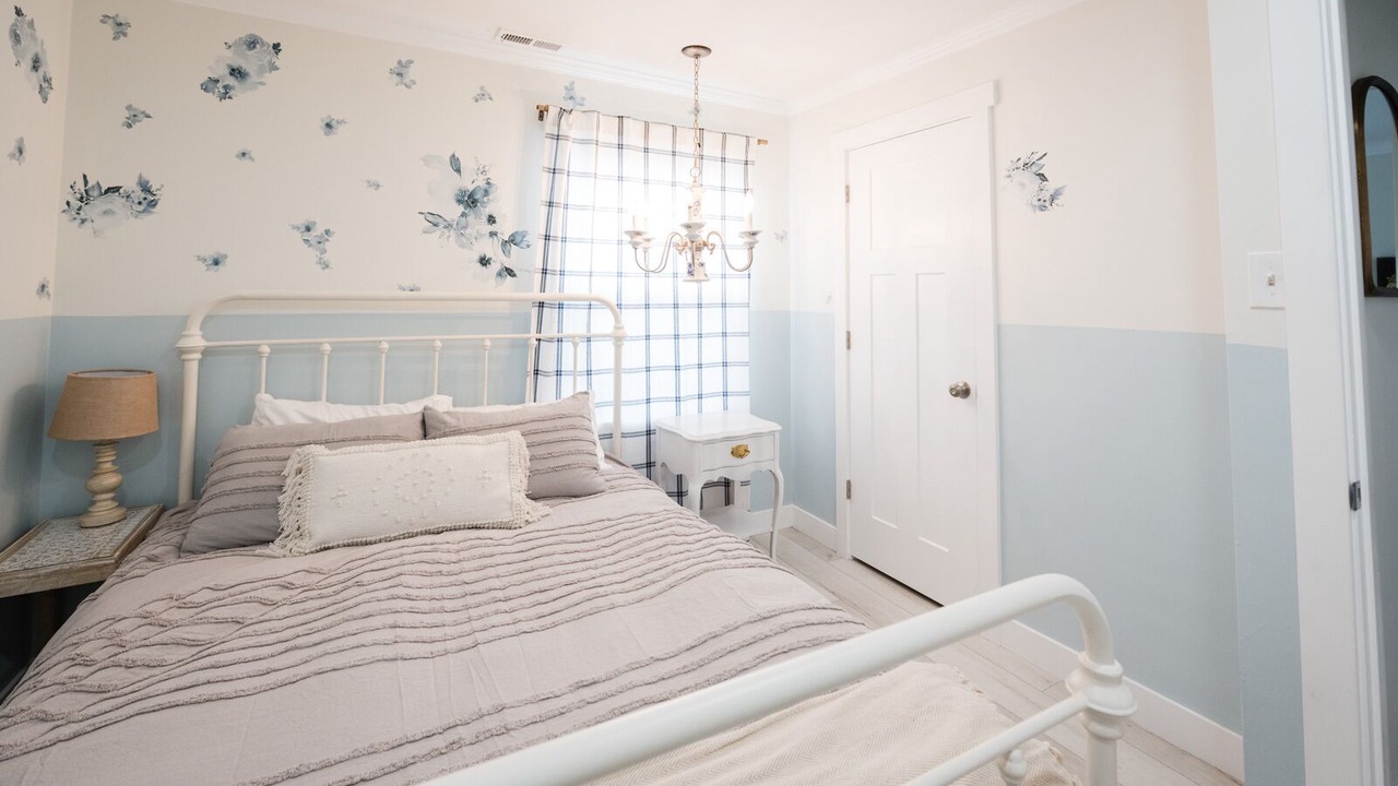Photo of Bedroom in Central City