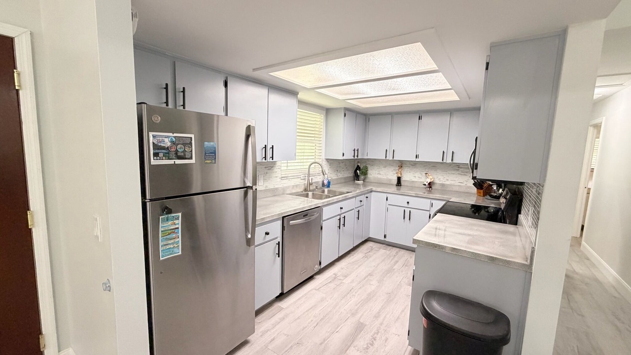Photo of Kitchen in Weeki Wachee Gardens