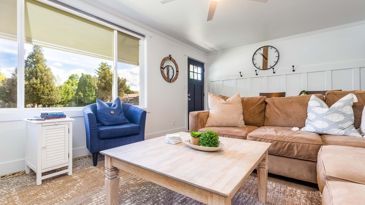 Photo of Livingroom in Sandy