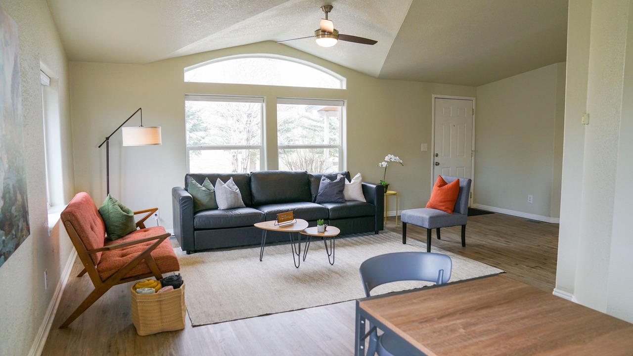 Photo of Livingroom in Orangeville