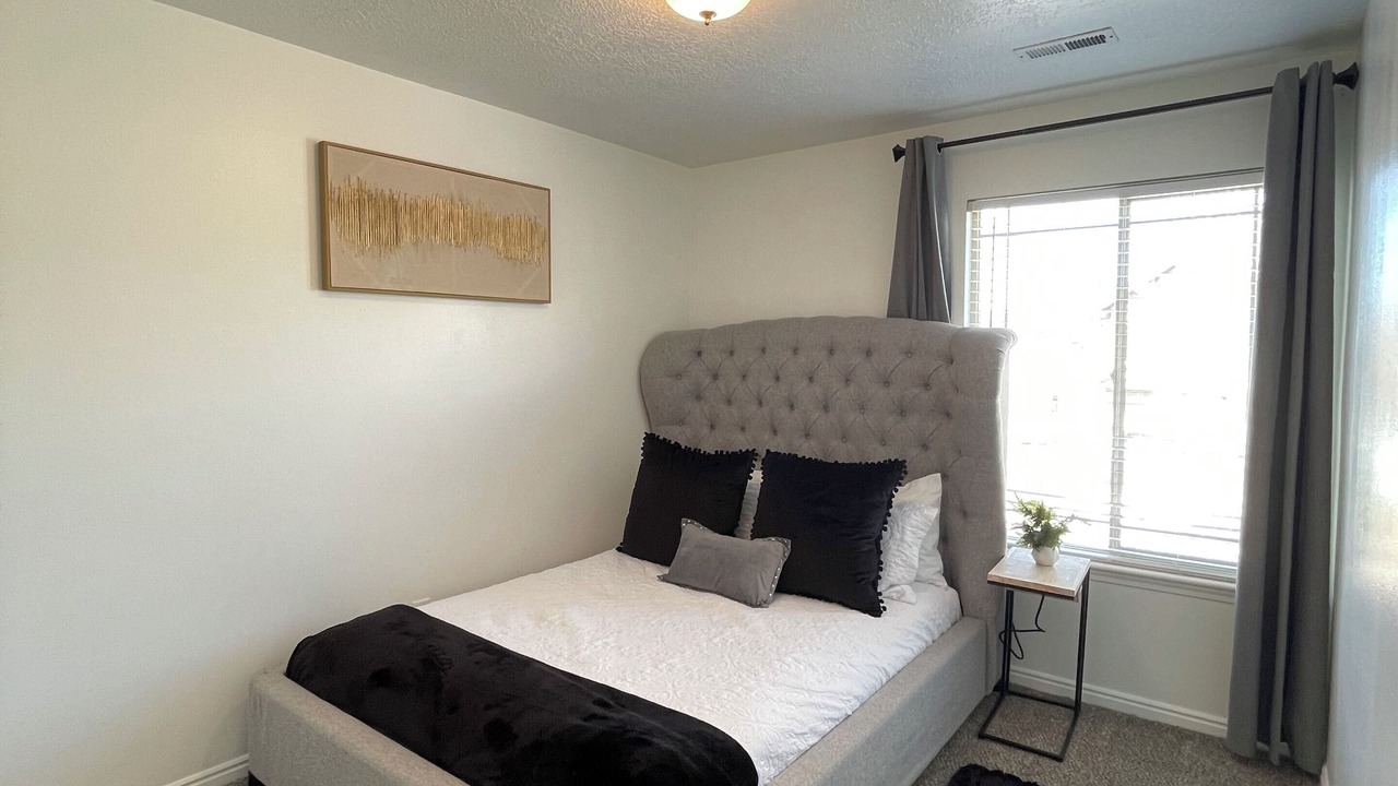 Photo of Bedroom in Lehi