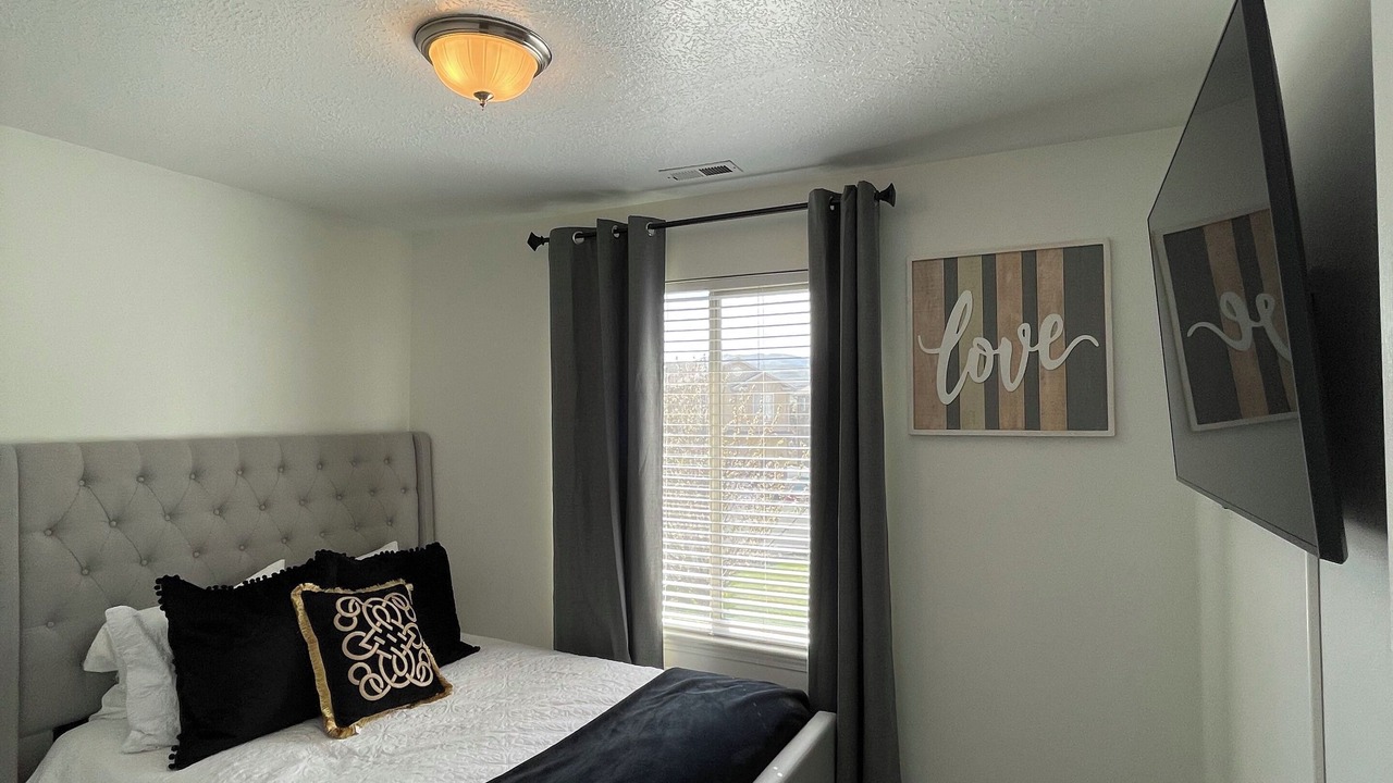 Photo of Bedroom in Lehi