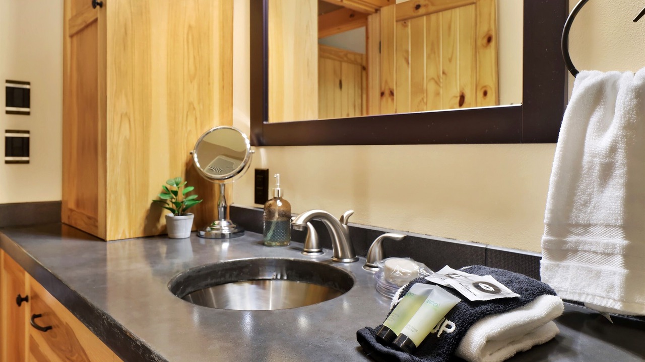 Photo of Bathroom in Glacier