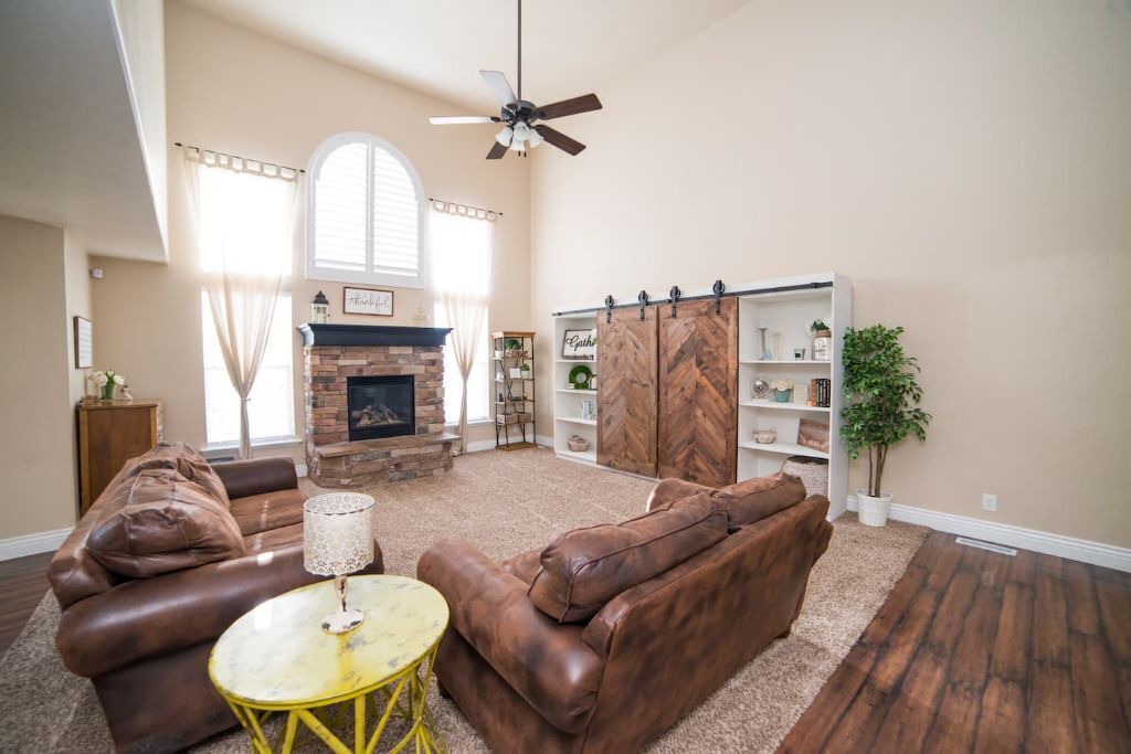 Photo of Livingroom in Saratoga Springs