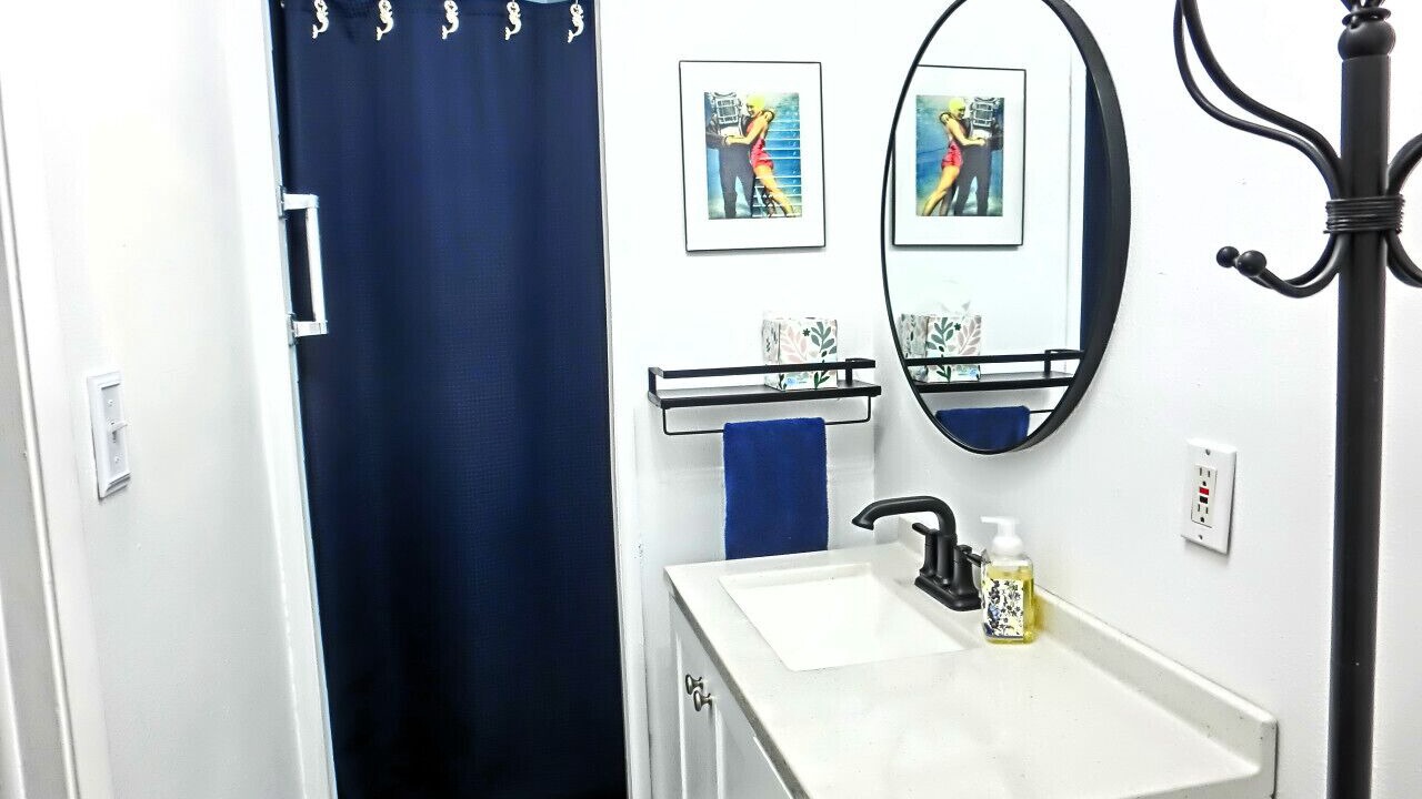 Photo of Bathroom in Weeki Wachee Gardens
