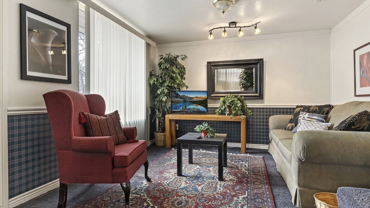 Photo of Livingroom in Millcreek