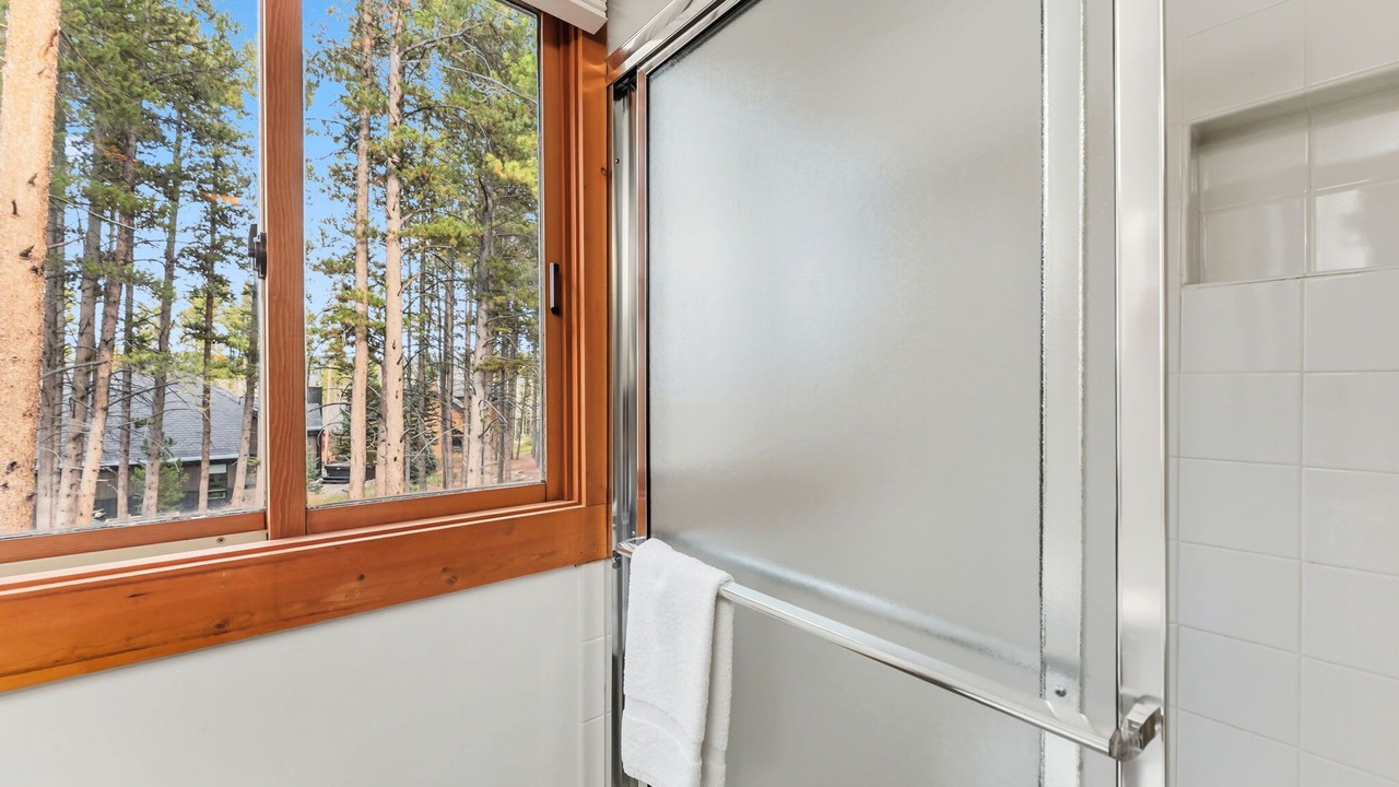 Photo of Bathroom in Warrior's Mark West