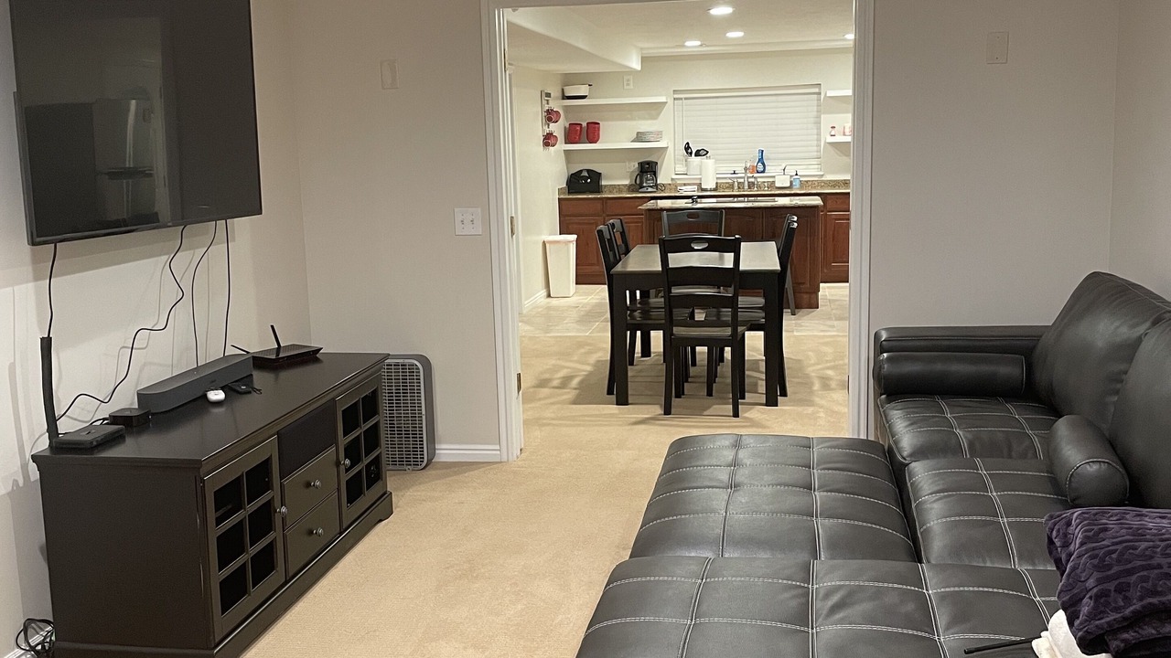 Photo of Livingroom in Draper