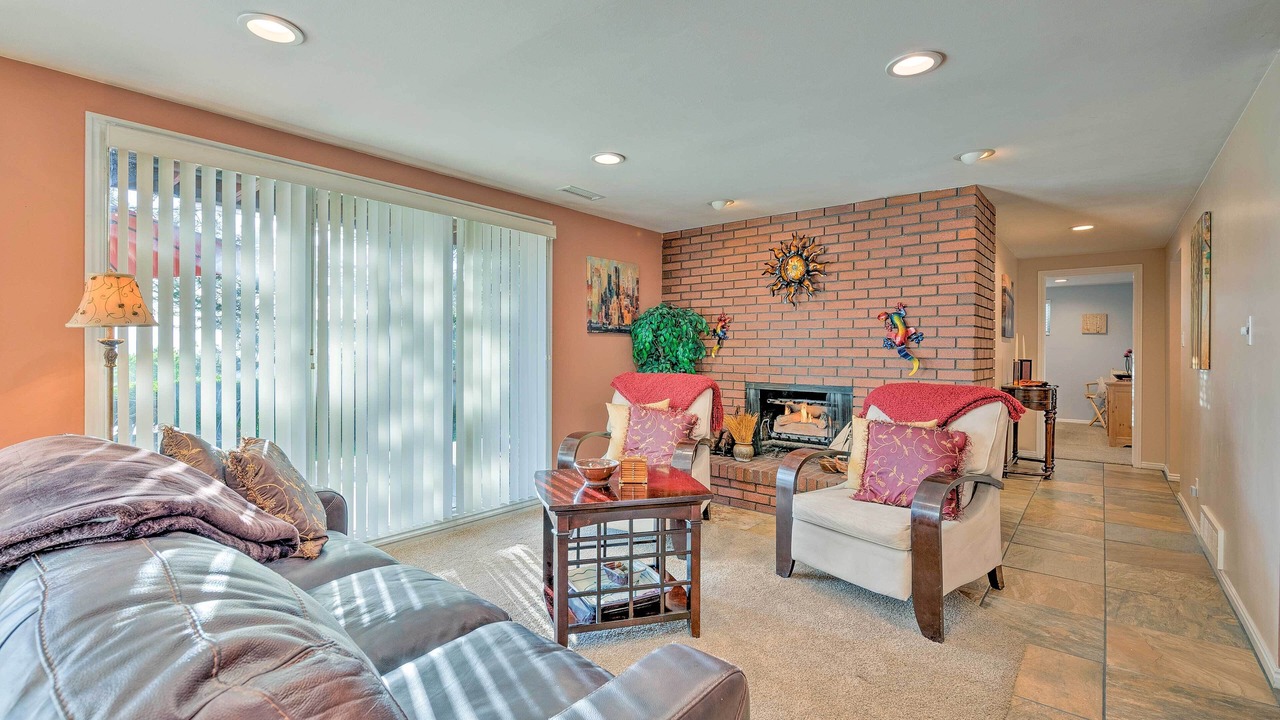 Photo of Livingroom in Olympus Cove