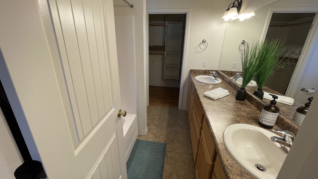 Photo of Bathroom in Page