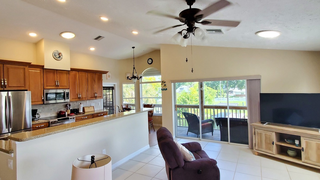 Photo of Livingroom in Weeki Wachee Gardens